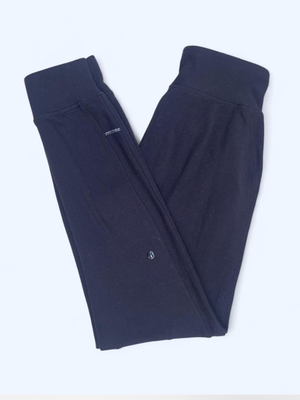 Lululemon Black joggers yoga Pilates outdoor spring activewear fitness gym